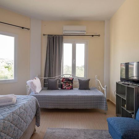 La Vatura Hotel Gialova Bagian luar foto