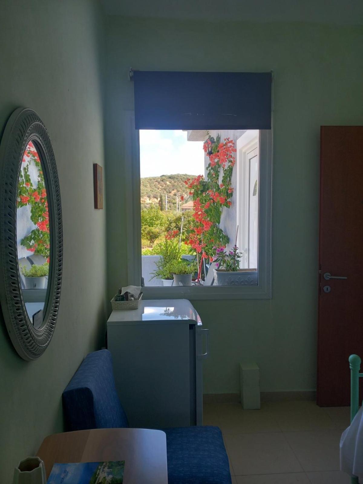 La Vatura Hotel Gialova Bagian luar foto